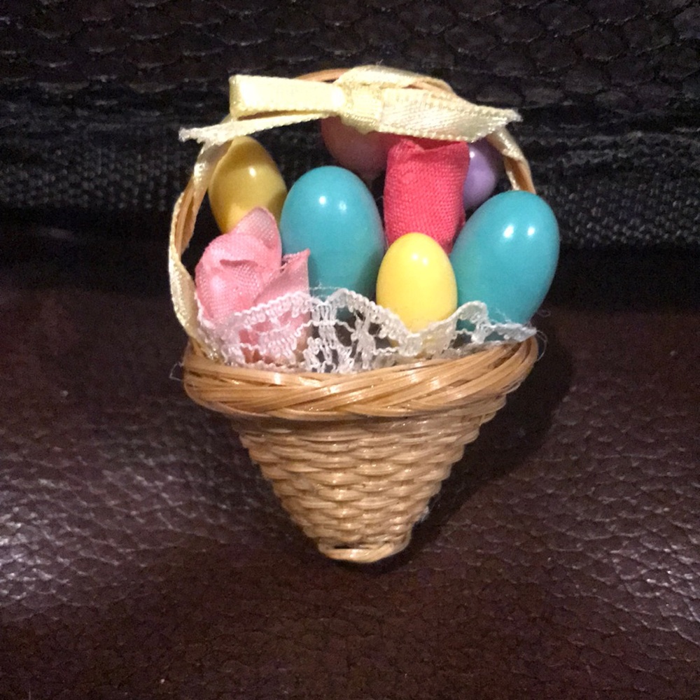 Easter Egg Floral Lace Basket Pin